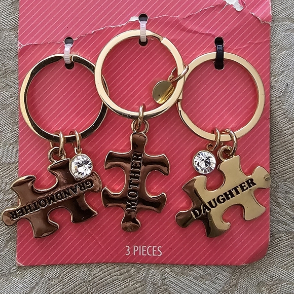 Puzzle Piece Keychain Set - Picture 2 of 3